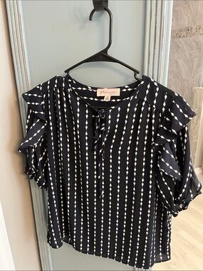 Philosophy Black & White Ruffle Sleeve Tie-Front Blouse
